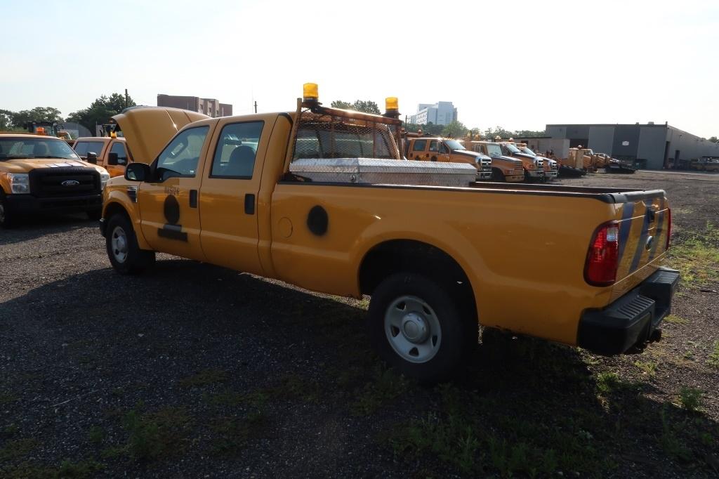 08 Ford F350  Pickup YW 8 cyl  Started w Jump on 8/12/21 PB PS VIN: 1FTWW30588EC71411; Defects: Body