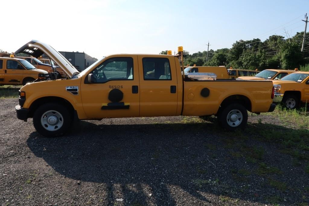 08 Ford F350  Pickup YW 8 cyl  Started w Jump on 8/12/21 PB PS VIN: 1FTWW30588EC71411; Defects: Body