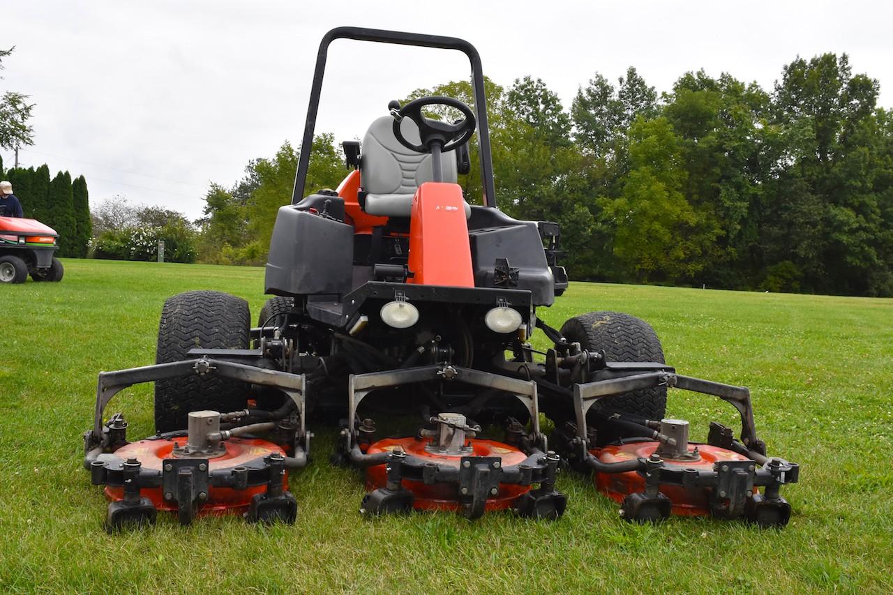 2009 Jacobsen AR522 Rotary Mower With 5,000 Hours