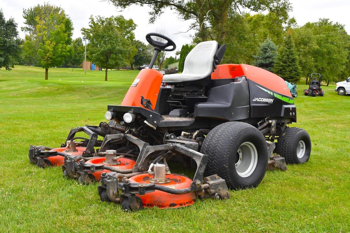 2007 Jacobsen AR5 Rotary Mower with 5,400 Hours