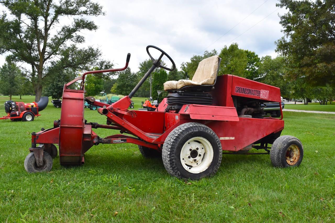 1987 Toro Groundsmaster 327 with Deck & Blower