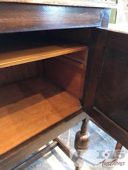 Sideboard buffet hutch