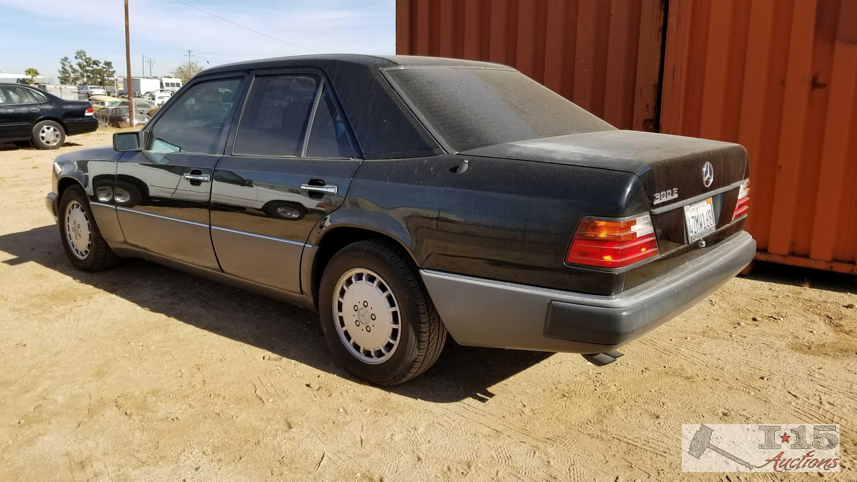 1993...Mercedes-Benz...E Class 300E Black CURRENT SMOG