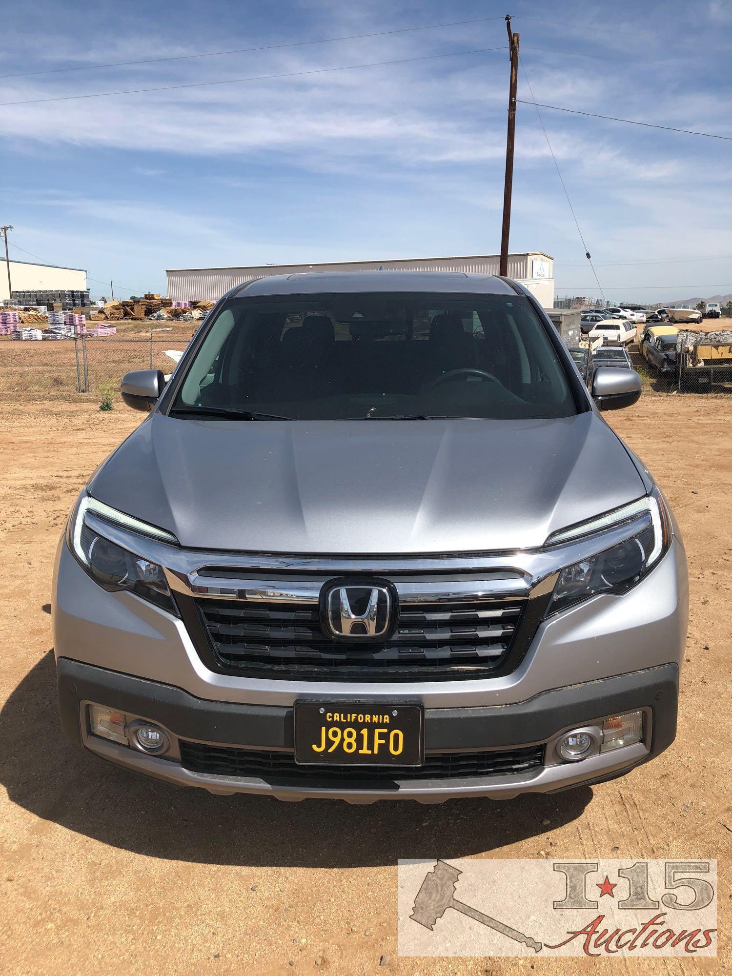 2017 Honda Ridgeline AWD Silver, 1 Owner Truck!! ONLY 11,XXX MILES!!! CLEAN AUTO REPORT!!!