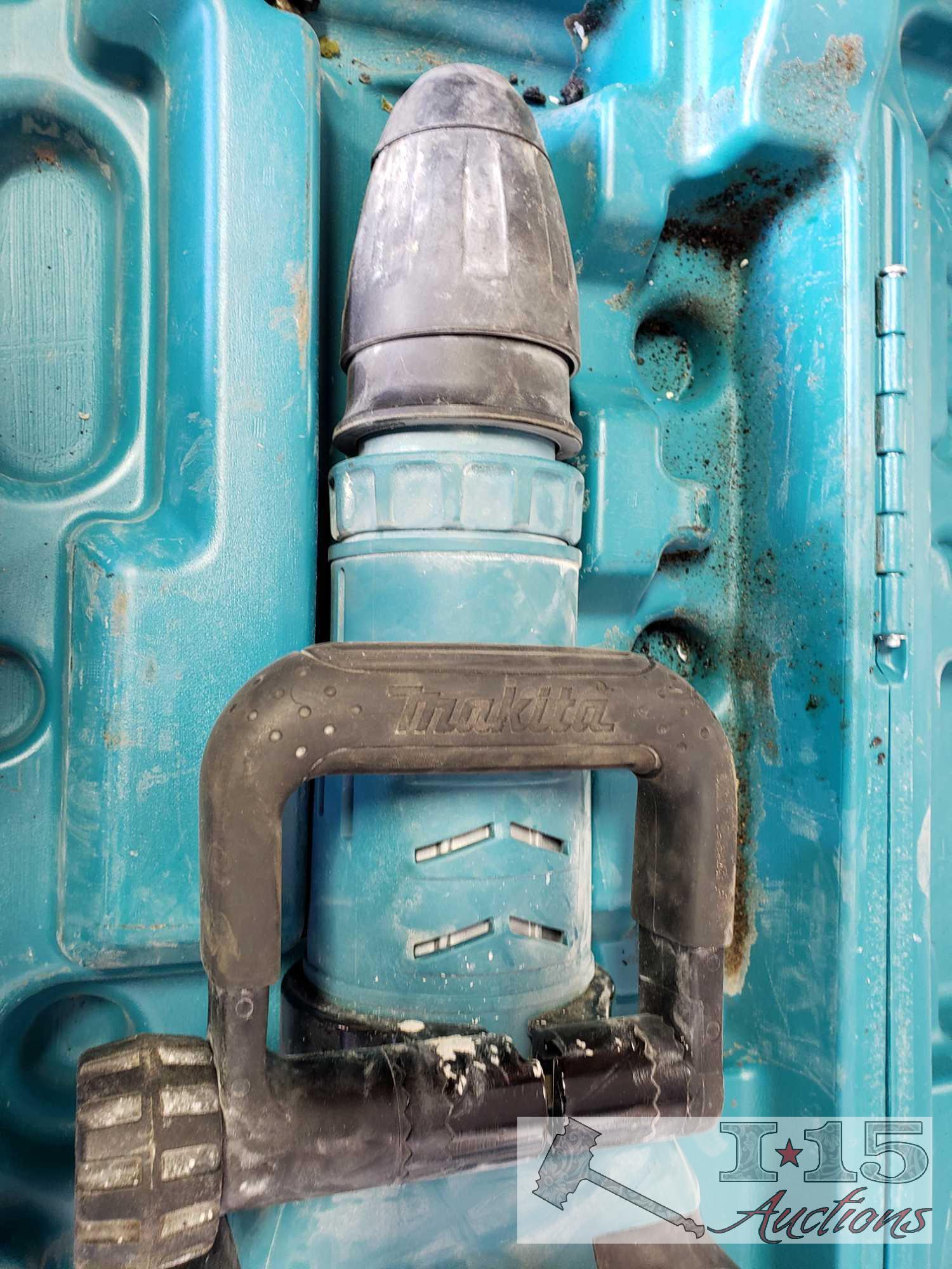 Makita AVT HM1214C Jack Hammer