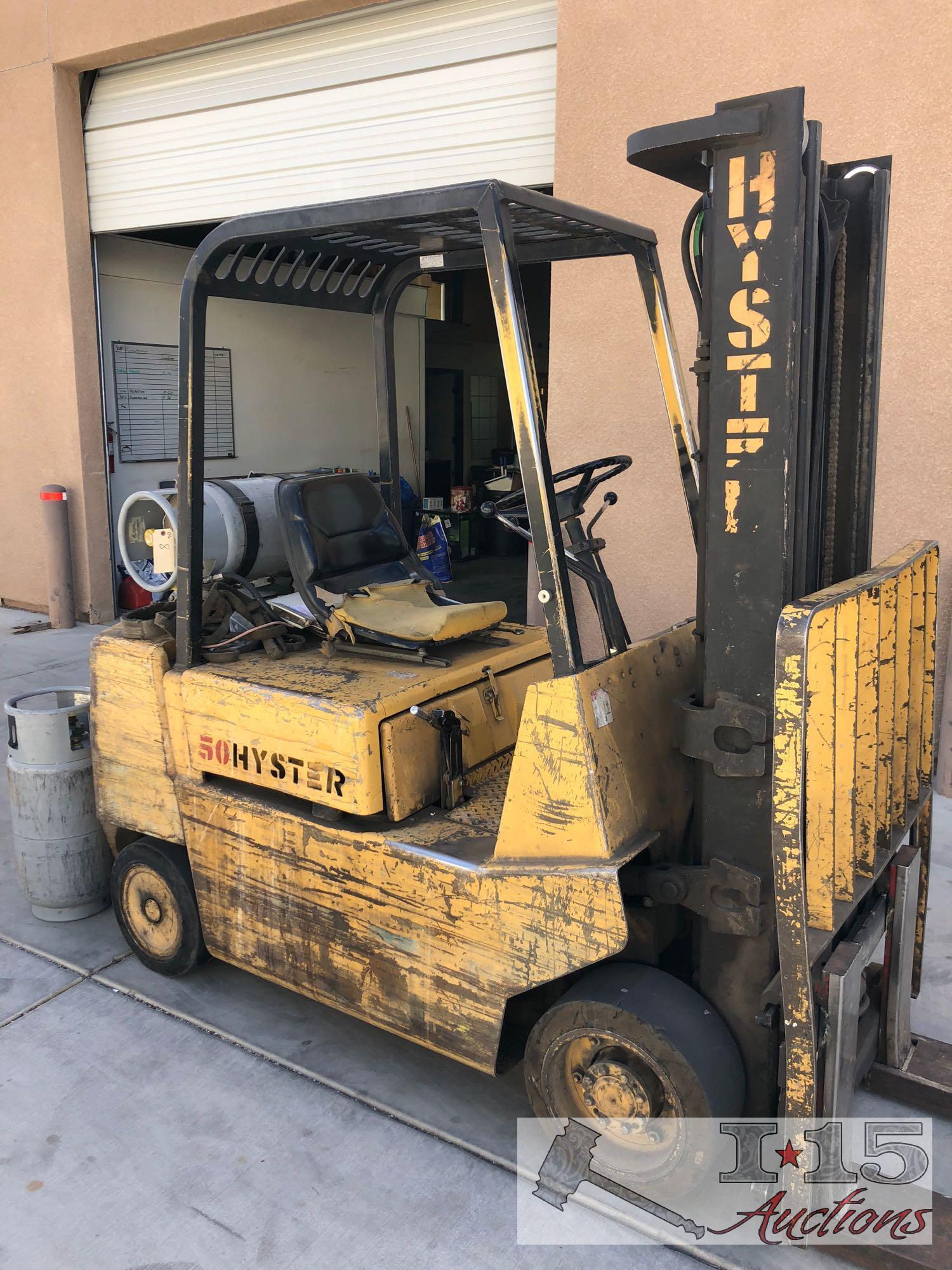 Hyster 5000 pound fork lift with side shift
