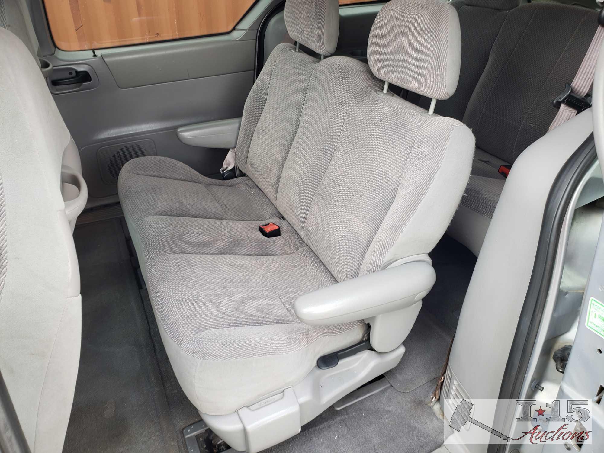 2002 Ford Windstar 7 Passenger Van, Please See Video **Current Smog**