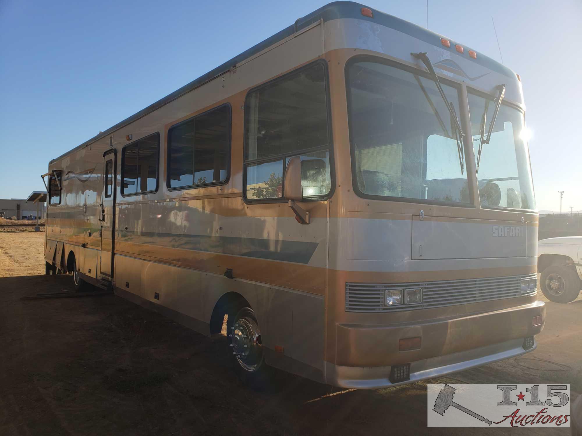 40' 1995 Safari Motor Coaches M-Series Blue Max. Only 13,175 miles. Please See Video!