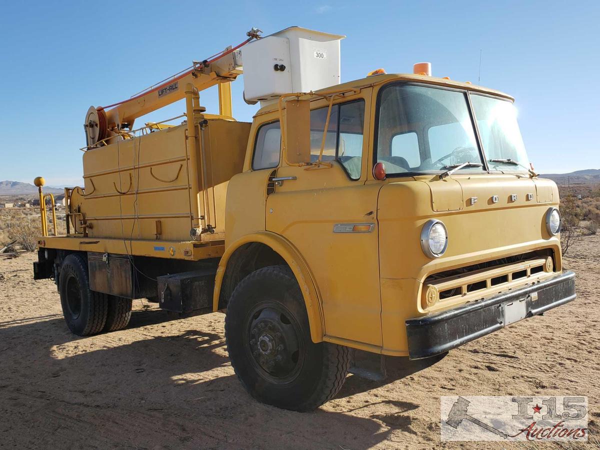 1981 Ford C8000 Bucket/Water Truck, See Video!!