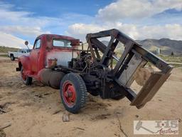 1 Ton GMC with Log Splitter and Wisconsin VH4D, Truck and Splitter Running See Video!