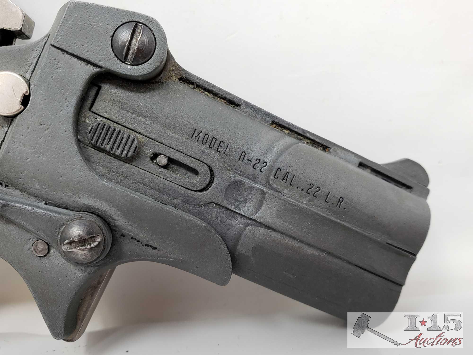 Davis Industries D-22 .22LR Derringer with Original Box