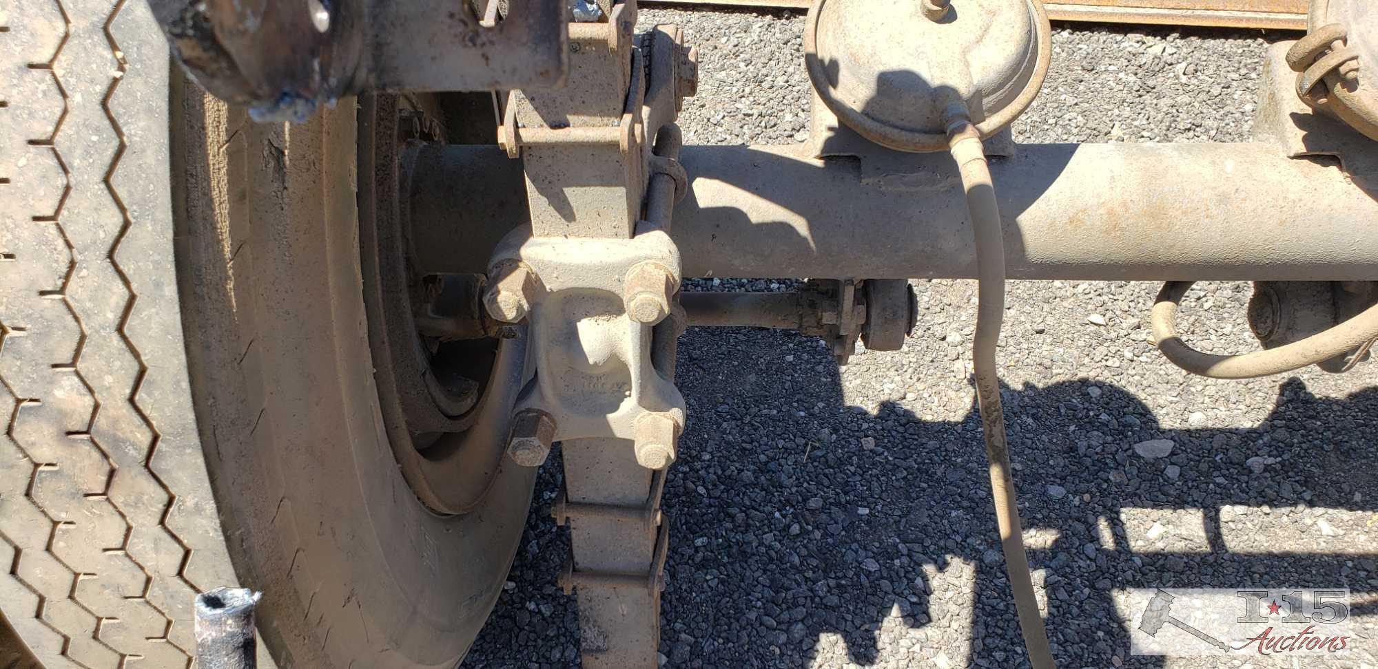 Semi trailer axle and landing gears