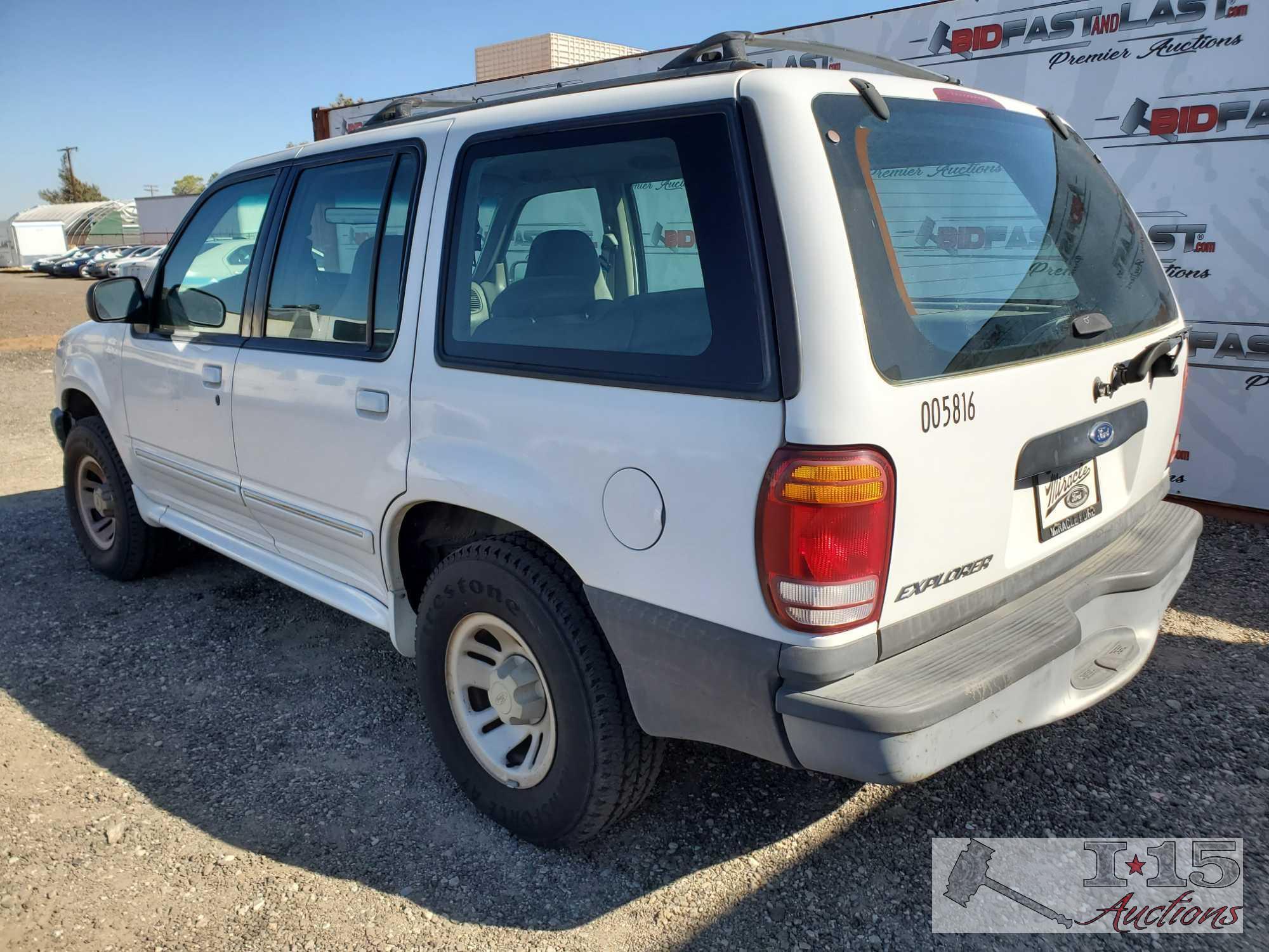 2000 Ford Explorer, White, CURRENT SMOG