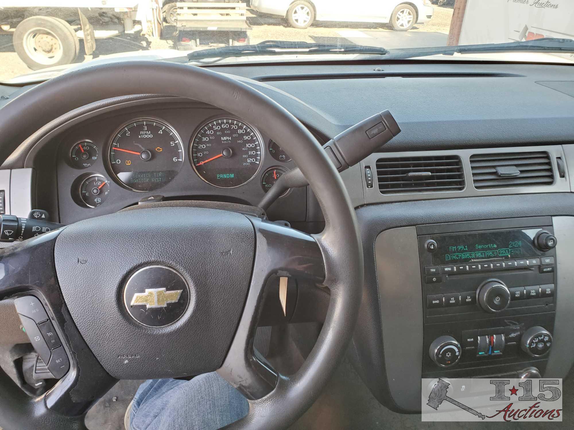 2013 Chevrolet Tahoe, White