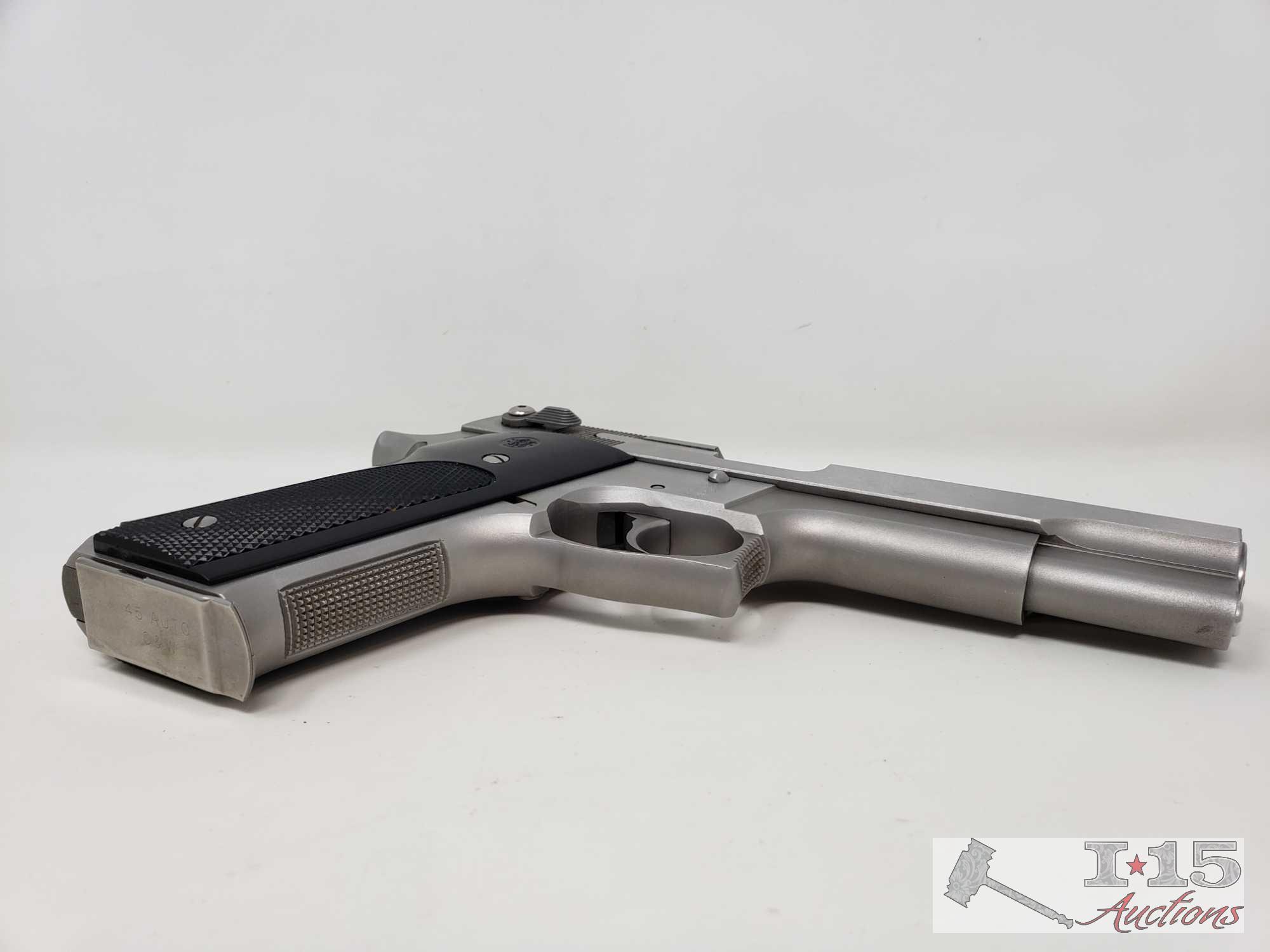 Smith & Wesson Model 645 .45 Auto Semi-Auto Pistol with 8 Round Magazine