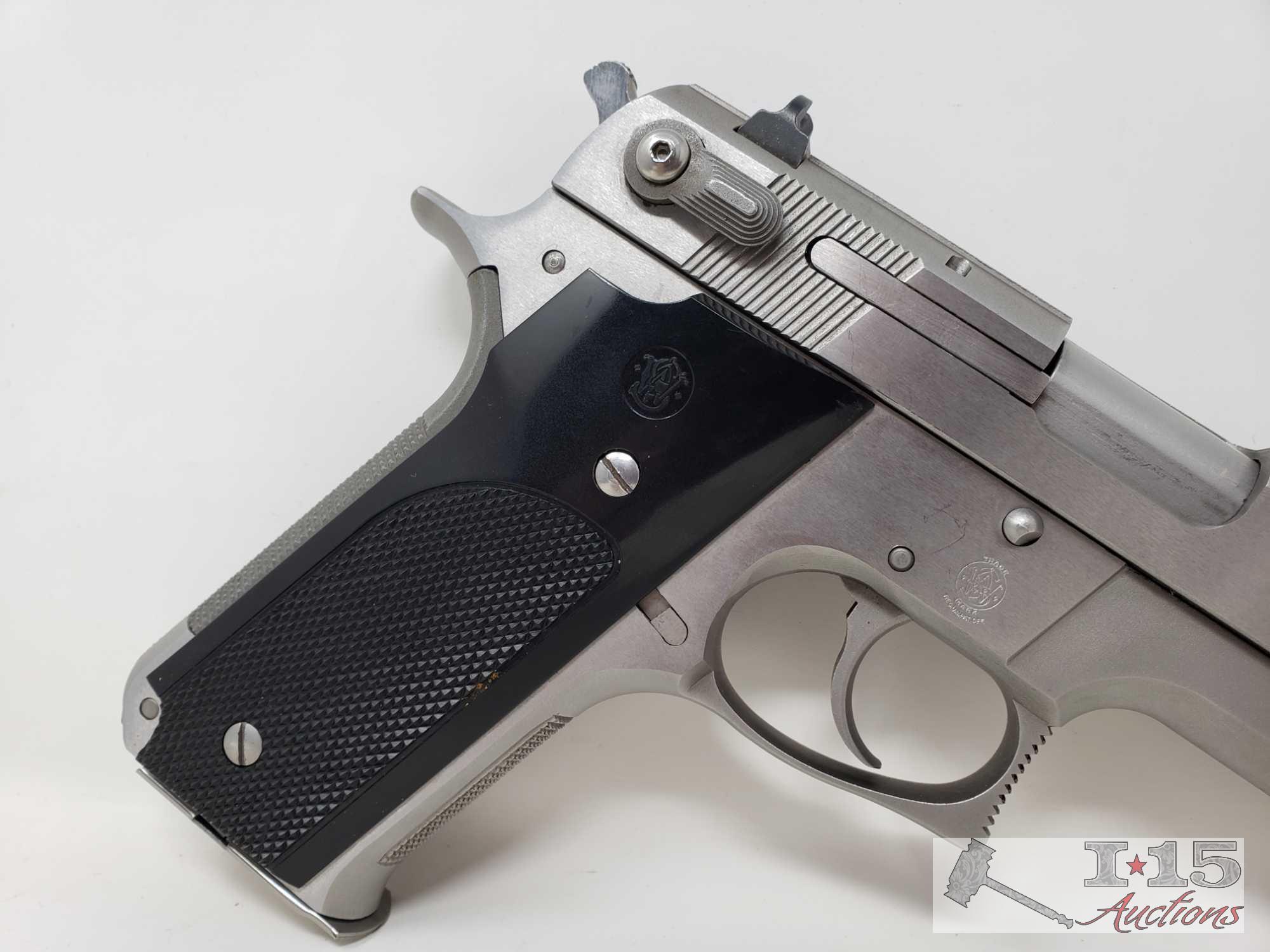 Smith & Wesson Model 645 .45 Auto Semi-Auto Pistol with 8 Round Magazine