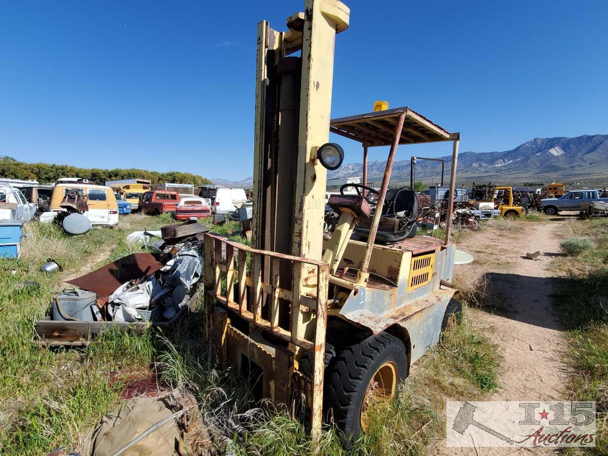 Baker Gas Fork Lift