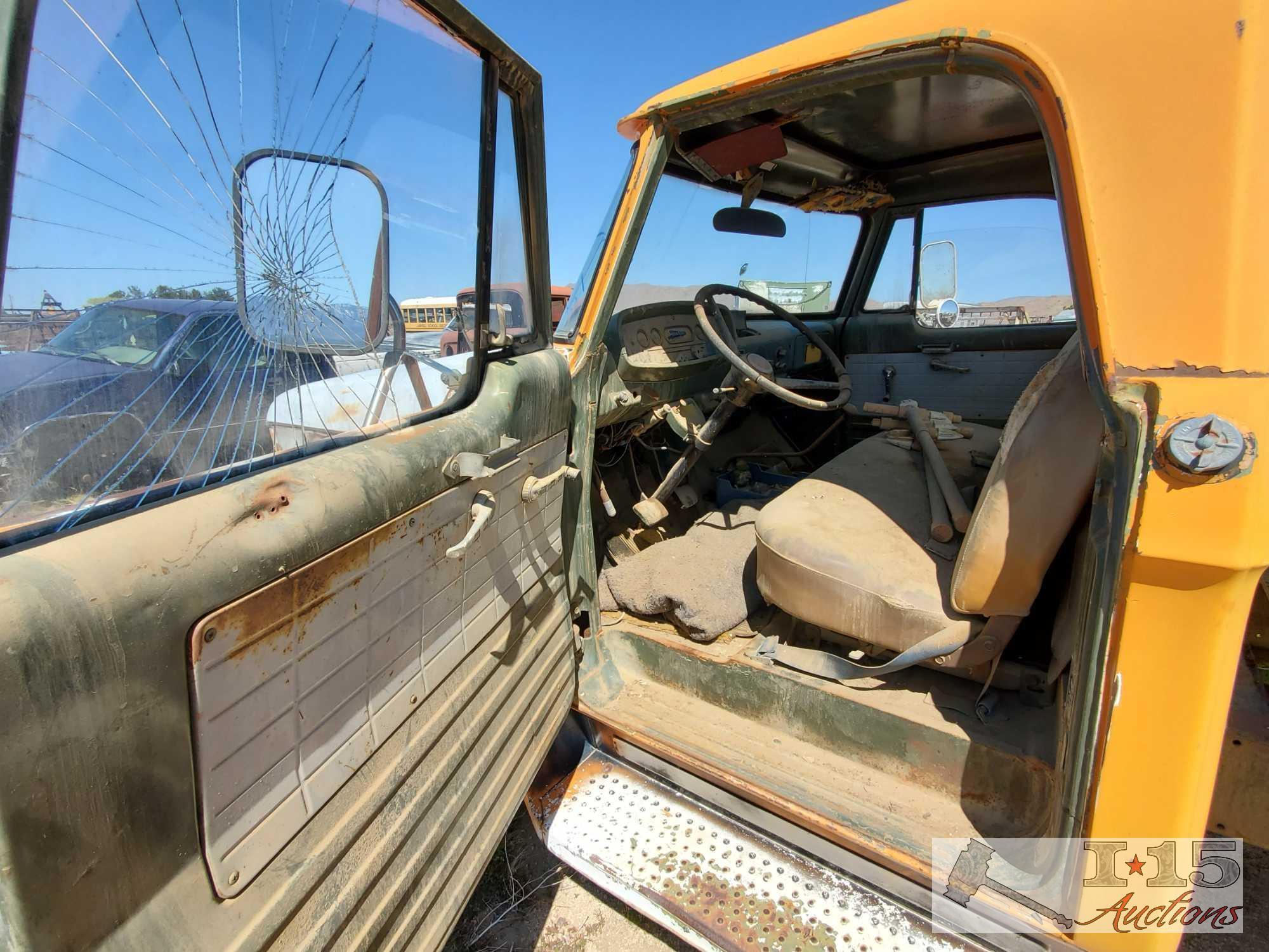 1962 Dodge D400 Varied Truck