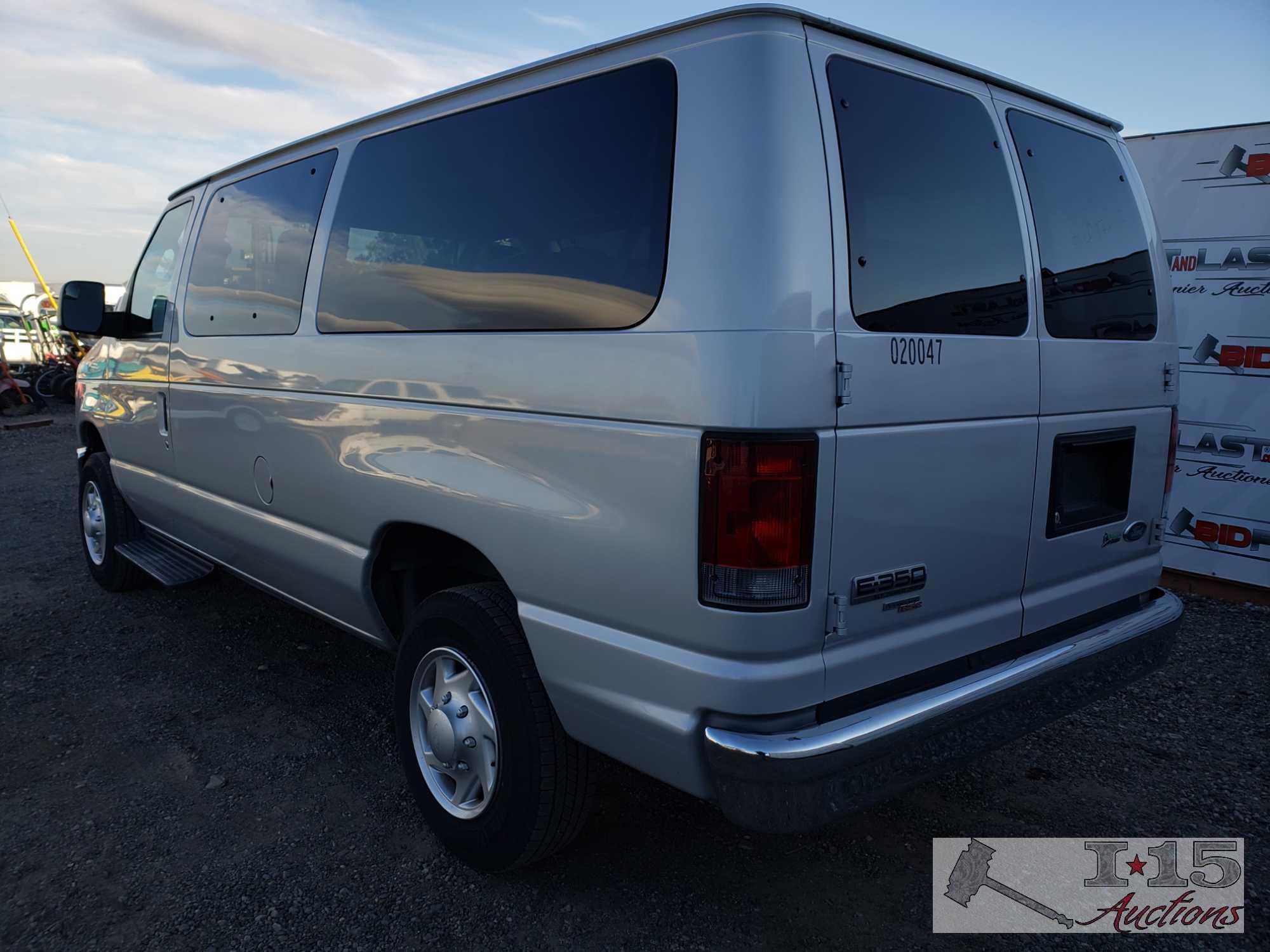 2011 Ford Econoline Wagon , CURRENT SMOG