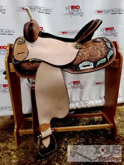 15" NEW Barrel Saddle with Feather Concho Design & Limited Warranty Card