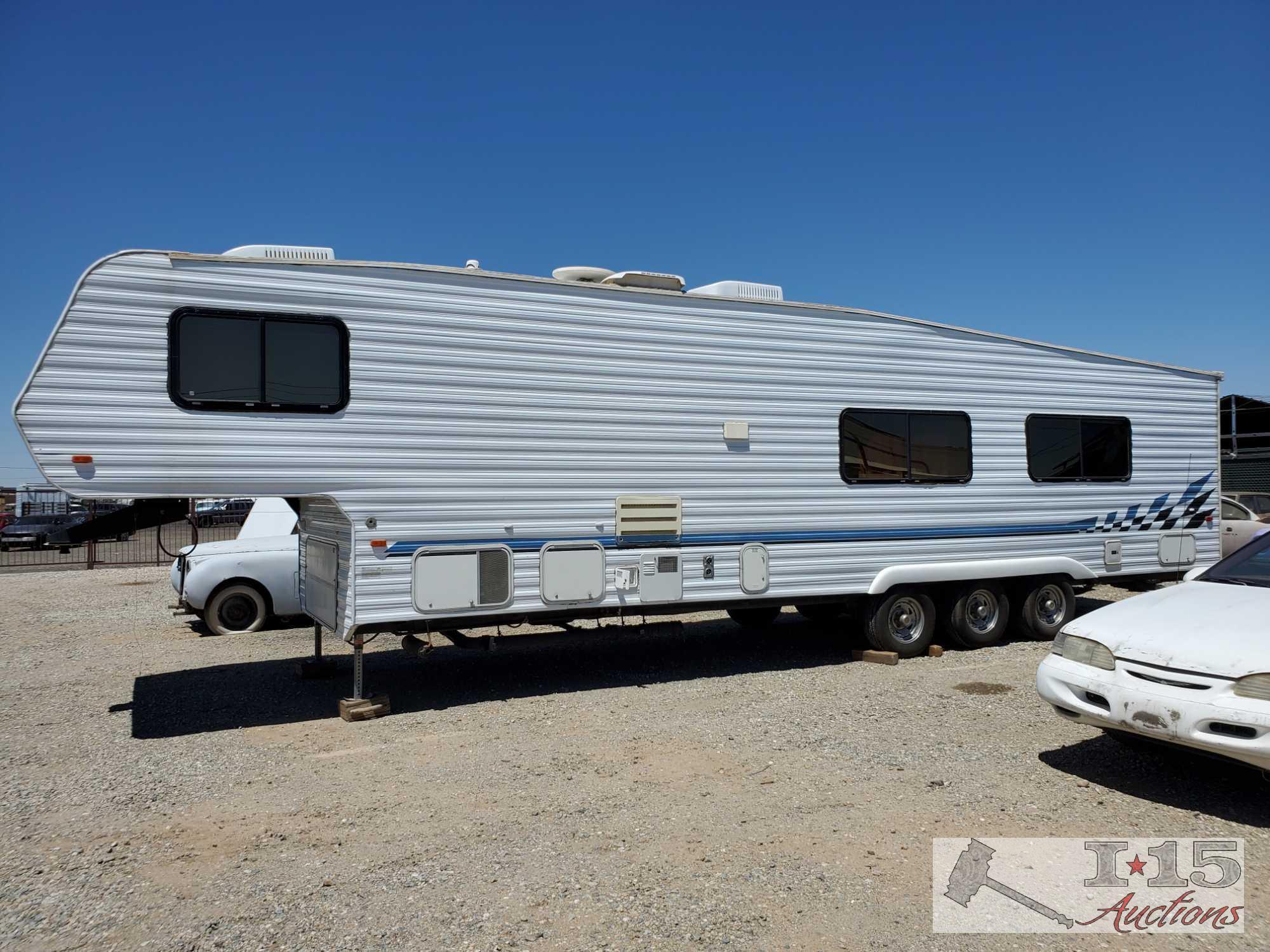 2000 38' Fifth Wheel Weekend Warrior Toy Hauler