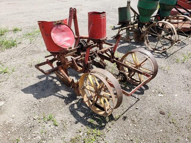 Massey Ferguson 2row 3pt. Corn Planter