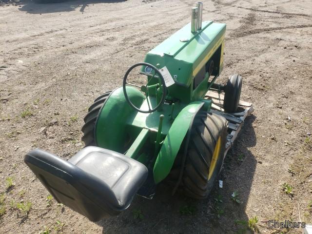 John Deere 820 Collector Riding Mower