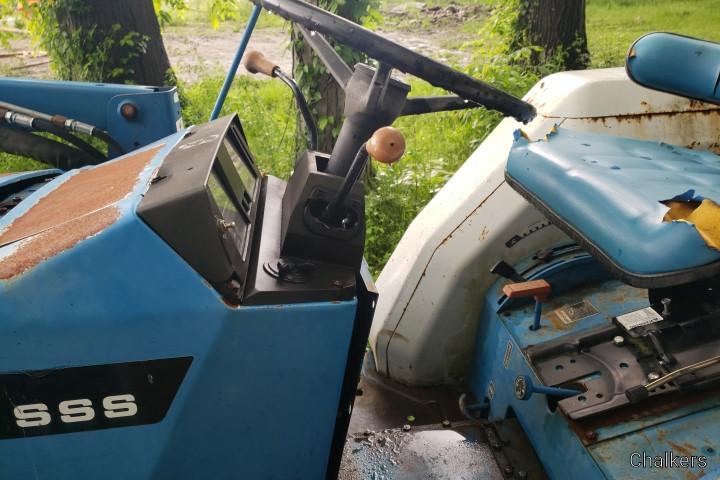 New Holland 1920 4x4 w/Ldr