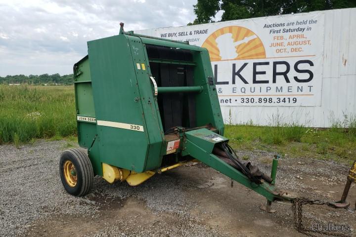 John Deere 330 Round Baler