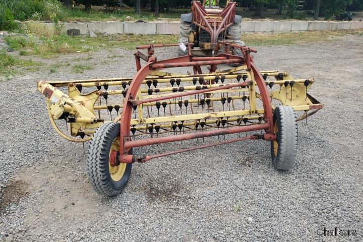 New Holland 256 Rake