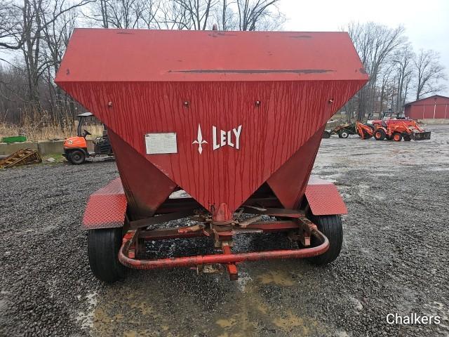 Lely Pull Type Fertilizer Spreader