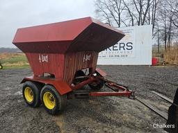 Lely Pull Type Fertilizer Spreader