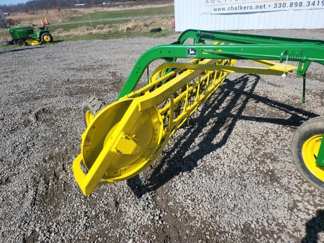 John Deere 660 Dolly Rake