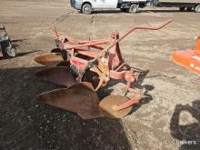 Massey Ferguson 3btm. 3pt. Plow