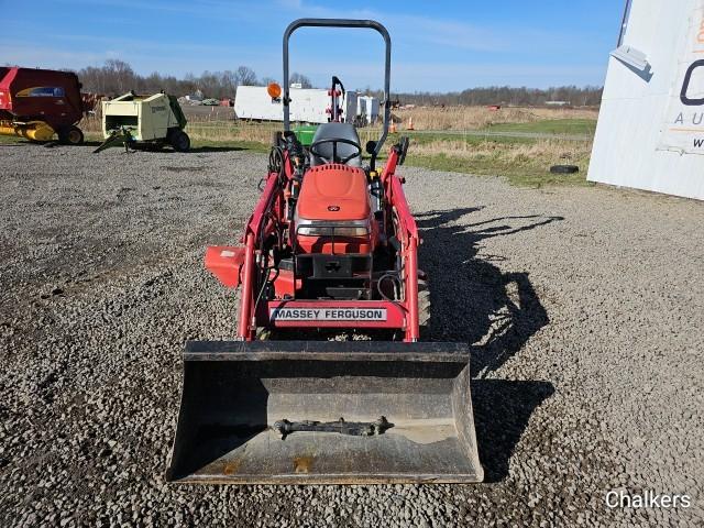 2006 Massey Ferguson GC2310 4x4 w/Ldr/Backhoe