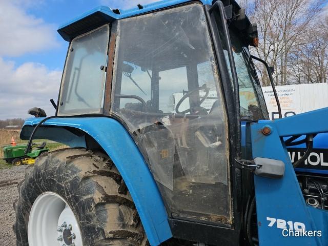 New Holland 5640SL 2wd w/Cab/Ldr