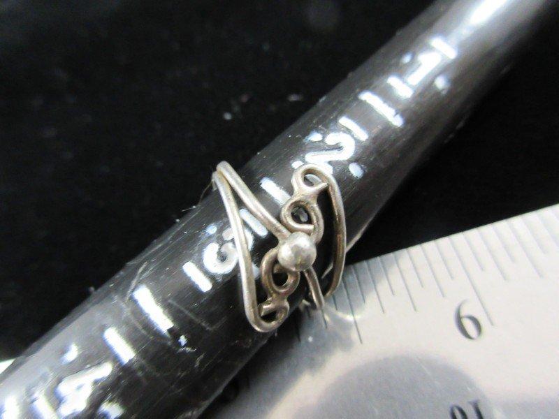 Small Vitnage Sterling Silver Ring