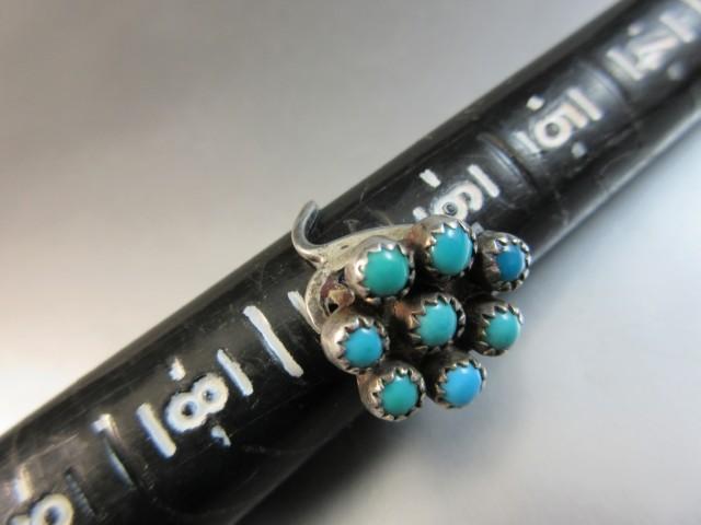 Vintage Point Style Navajo Sterling Silver Turquoise Stone Ring