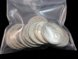 Lot of 20 Mixed Date Silver Quarter Dollars all one money