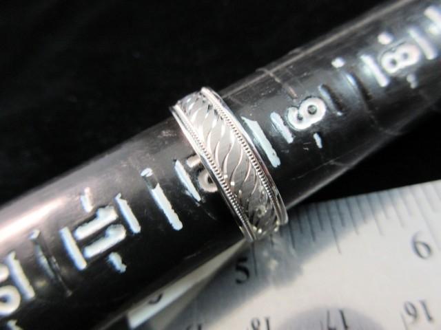 New 5.69gr 14K White Gold Band Style Ring Camelot