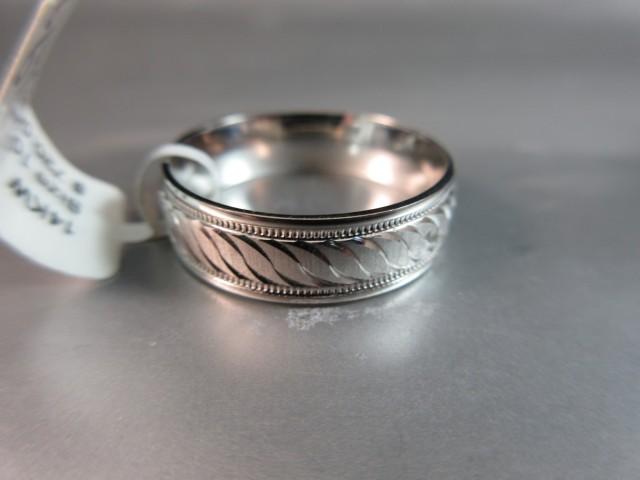 New 5.69gr 14K White Gold Band Style Ring Camelot