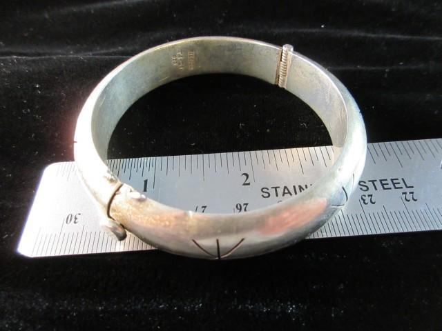 Vintage Sterling Silver Bangle Style Bracelet. Needs Minor Filing See Pictu