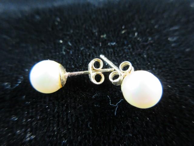 14K Yellow Gold Pearl Earrings