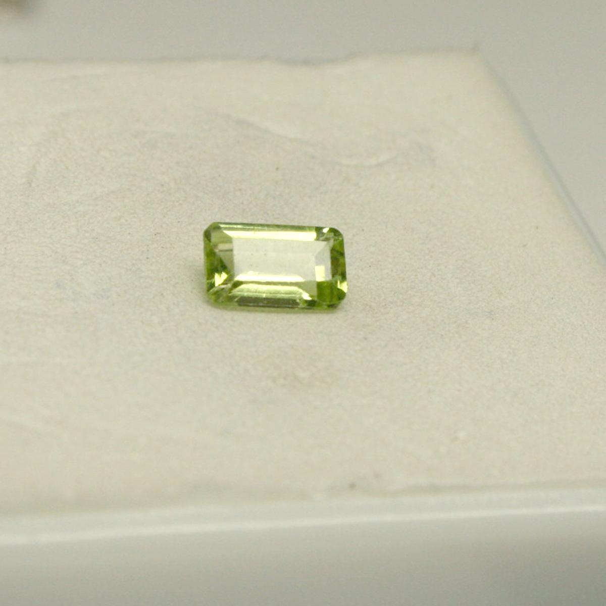 Peridot 0.60 cts