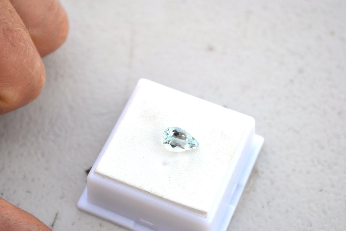 1.75 Carat Fantastic Pear Cut Aquamarine