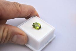 2.77 Carat Gorgeous Oval Cut Peridot