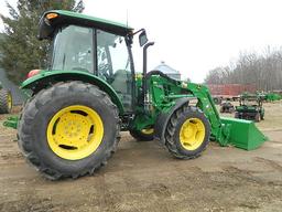 John Deere 2015 5085E Tractor