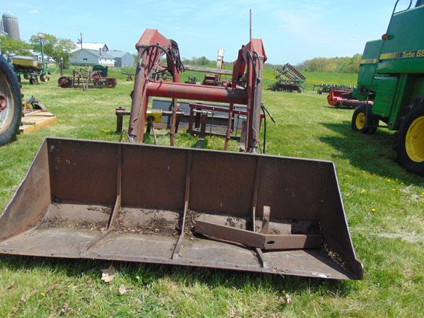 Westendorf Loader TA 46 w/bucket