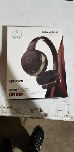 (8) Bluetooth Headphones