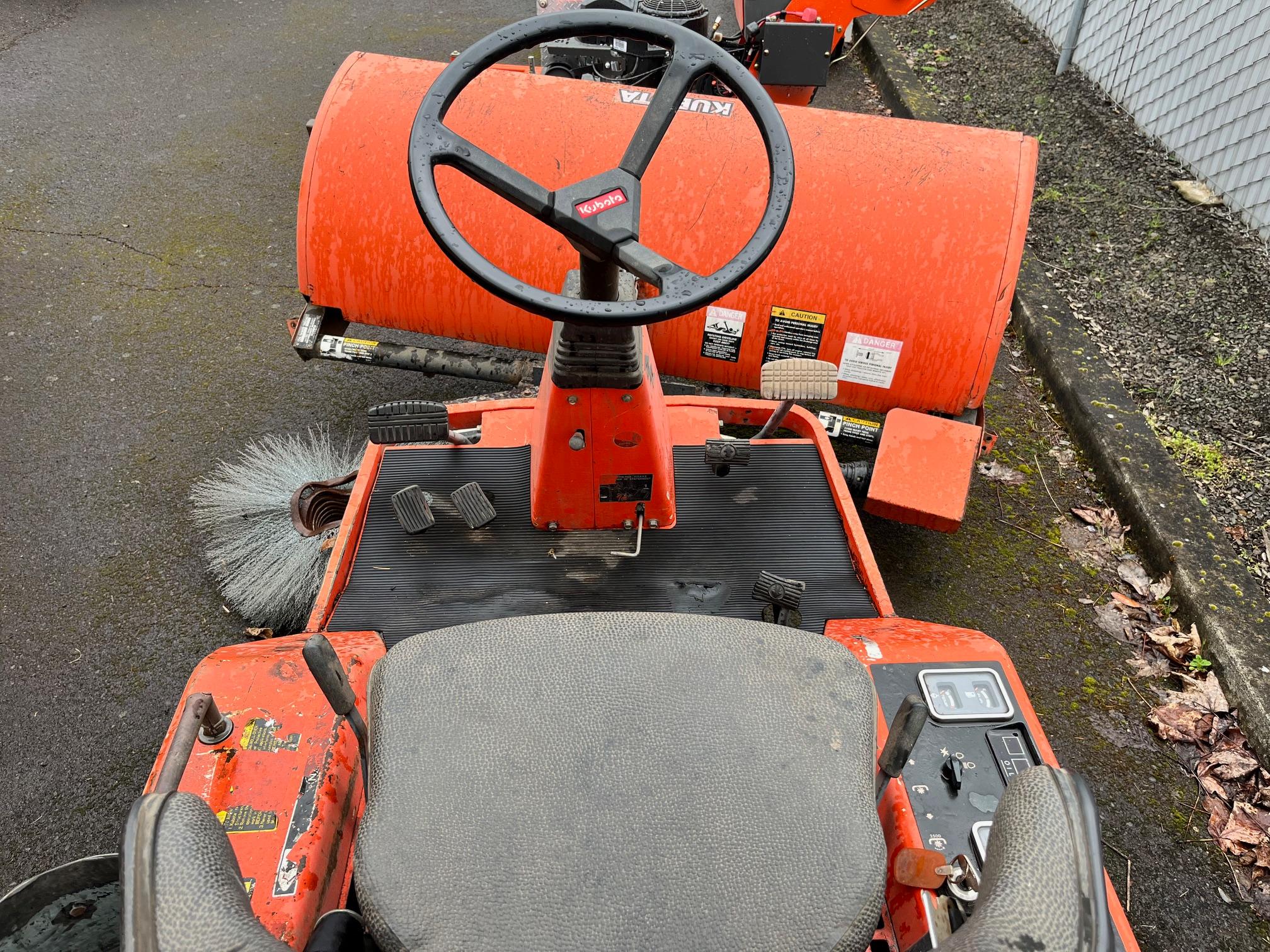 Kubota F2400 four-wheel-drive diesel sweeper with Kabota F3219 sweeper head